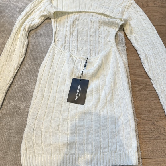 PrettyLittleThing Long Sleeve Sweater Dress - Picture 7 of 11